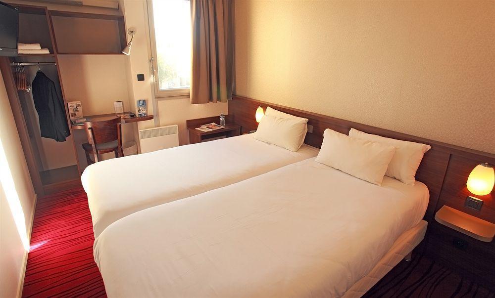 Brit Hotel Toulouse Colomiers - L'Esplanade Room photo